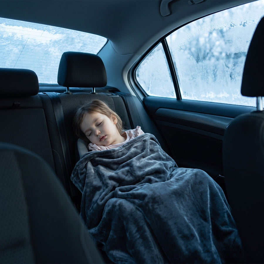 12V Flannel Heated Car Blanket, 150 x 100 cm with 9 Heat Levels - product view 2 | Buffalo Gears