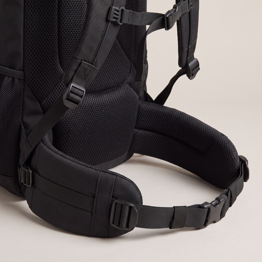 40L Hiking Backpack Rain Cover Ventilated Back Panel Trekking Pack - product view 2 | Buffalo Gears