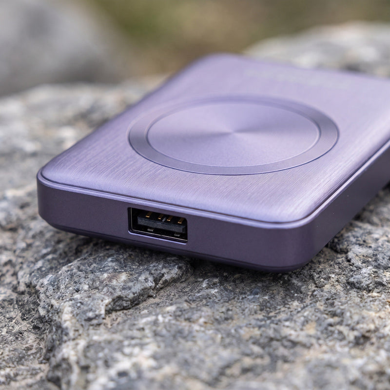 Magnetic Wireless Power Bank 10000mAh with Fast Charging - product view 4 | Buffalo Gears