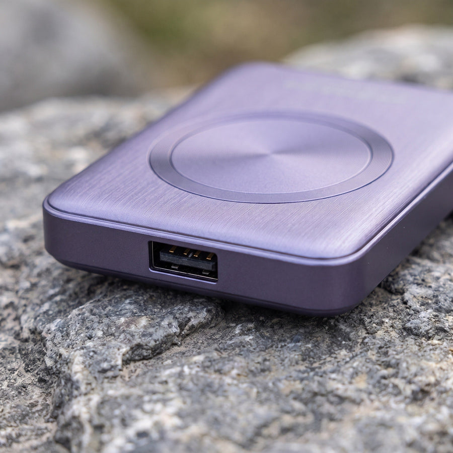 Magnetic Wireless Power Bank 10000mAh with Fast Charging - product view 4 | Buffalo Gears