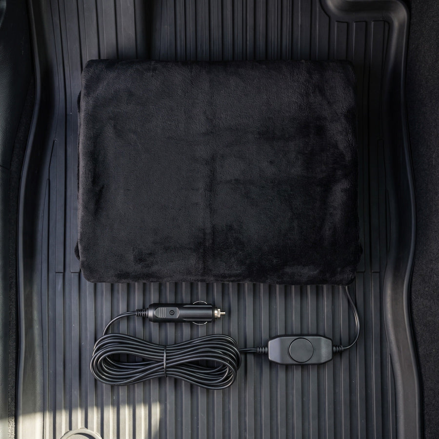 Plush Heated Car Blanket with 12V Lighter Socket Plug, 2 Sizes - product view 4 | Buffalo Gears